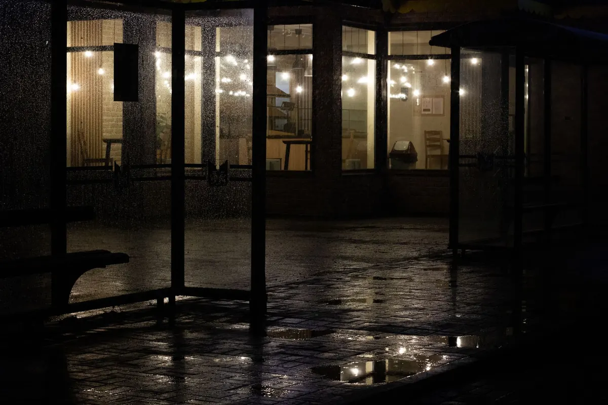 Common Mistakes: Things to Avoid When Complaining About the Weather to a Stranger